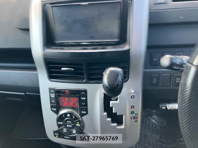 Toyota NOAH 2013-07 8337158-22