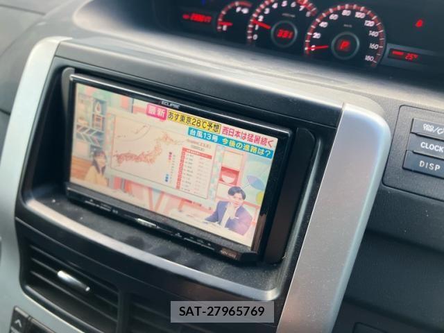 Toyota NOAH 2013-07 8337158-25