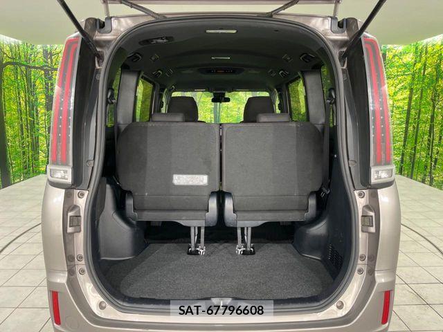 Toyota NOAH 2017-11 8334559-10