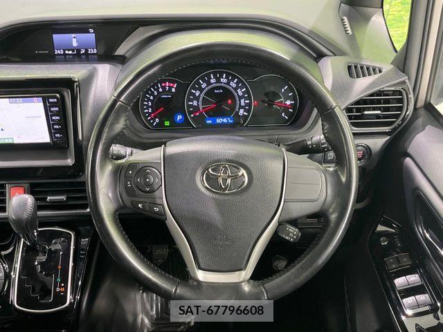 Toyota NOAH 2017-11 8334559-11