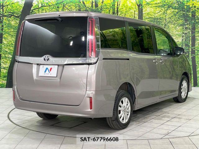 Toyota NOAH 2017-11 8334559-17