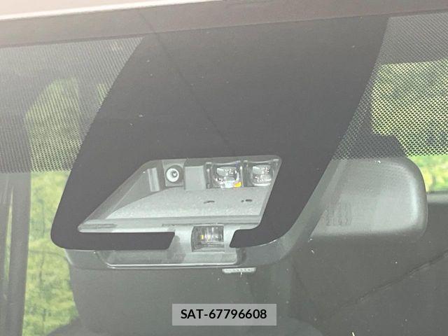 Toyota NOAH 2017-11 8334559-2
