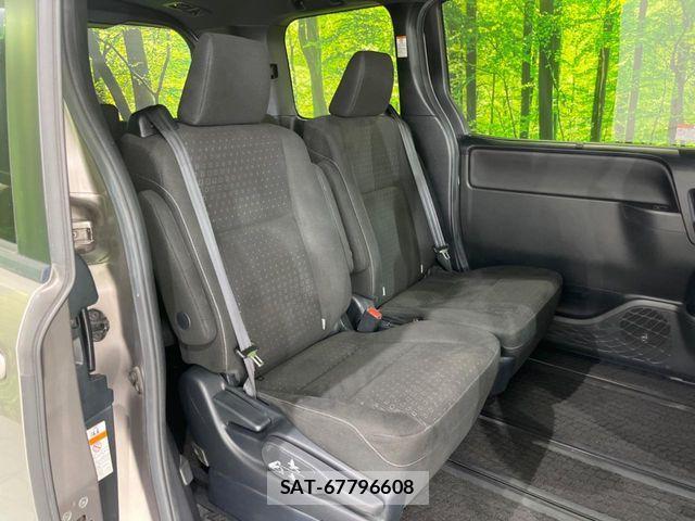 Toyota NOAH 2017-11 8334559-8