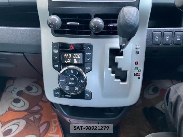 Toyota NOAH 2013-11 8355217-17