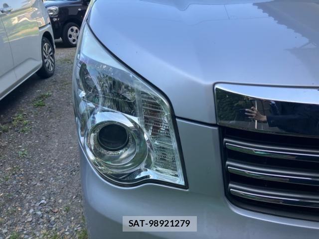 Toyota NOAH 2013-11 8355217-3