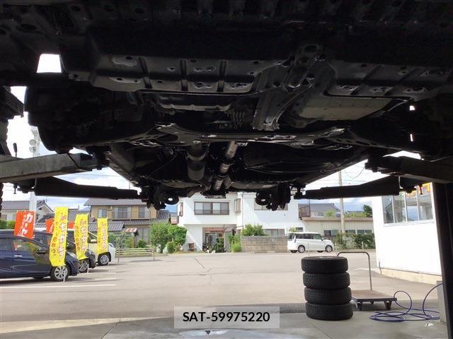 Toyota NOAH 2011-10 8355216-9