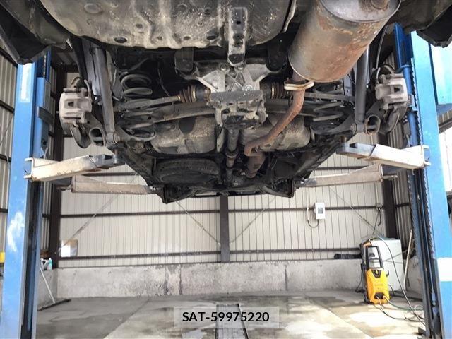 Toyota NOAH 2011-10 8355216-10