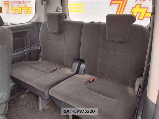 Toyota NOAH 2011-10 8355216-15
