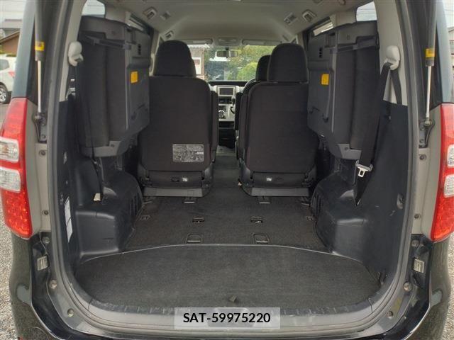 Toyota NOAH 2011-10 8355216-18