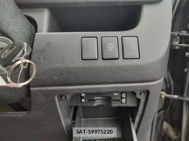 Toyota NOAH 2011-10 8355216-21