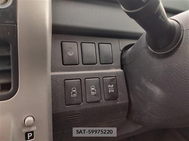 Toyota NOAH 2011-10 8355216-23