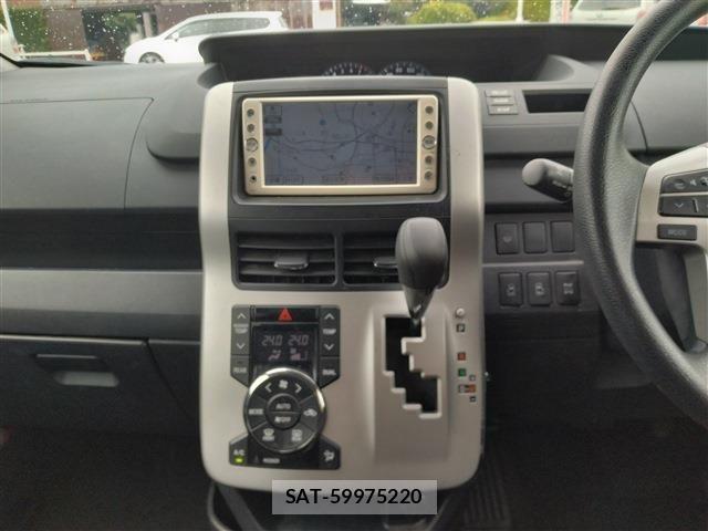 Toyota NOAH 2011-10 8355216-24