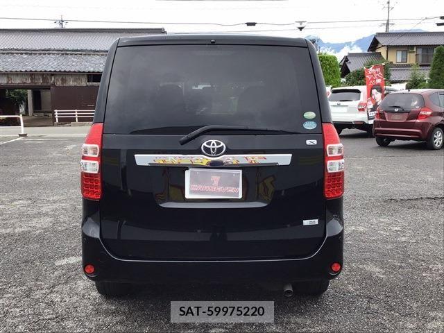 Toyota NOAH 2011-10 8355216-5