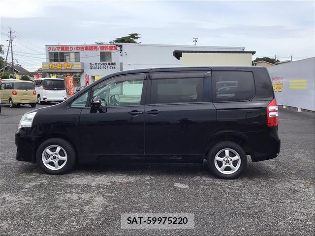 Toyota NOAH 2011-10 8355216-7