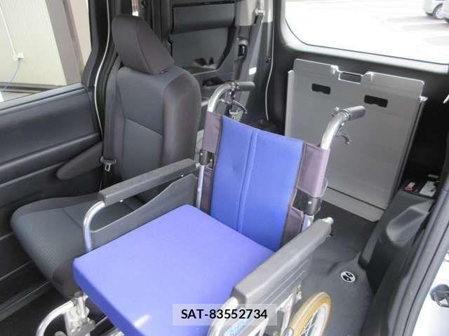 Toyota NOAH 2023-08 8367743-12