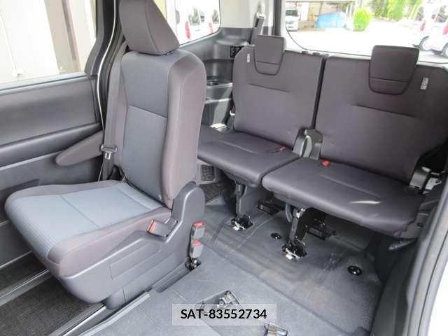 Toyota NOAH 2023-08 8367743-16