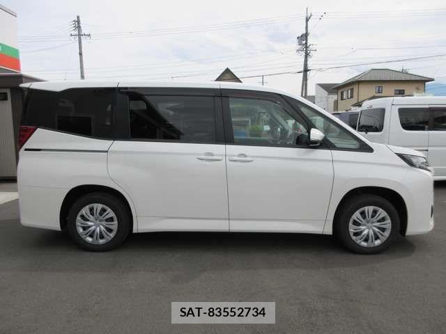 Toyota NOAH 2023-08 8367743-3