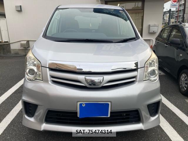 Toyota NOAH 2010-11 8367745-0