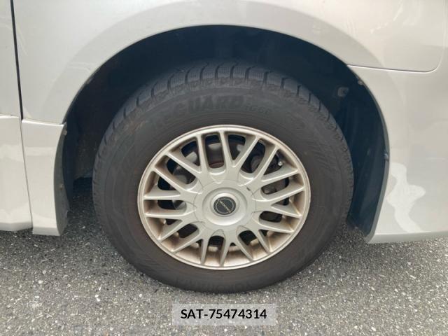 Toyota NOAH 2010-11 8367745-3