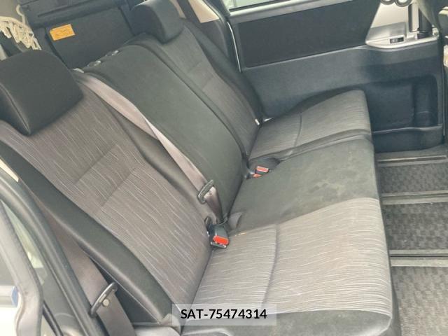 Toyota NOAH 2010-11 8367745-7