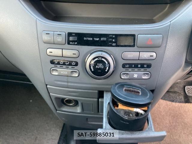 Toyota NOAH 2007-03 8367747-18
