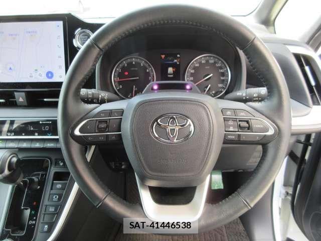 Toyota NOAH 2023-07 8367742-14