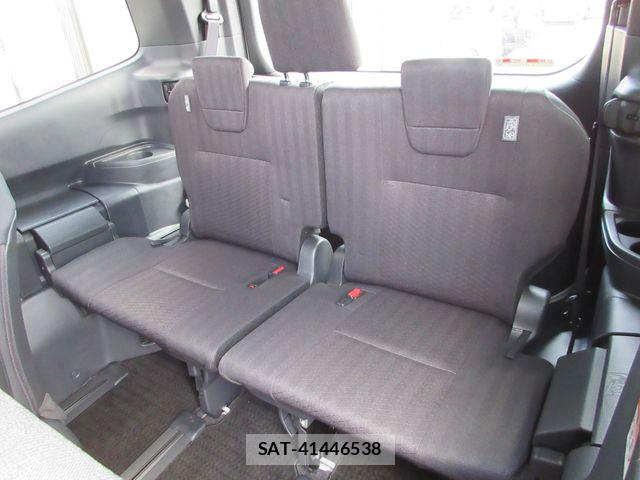 Toyota NOAH 2023-07 8367742-25