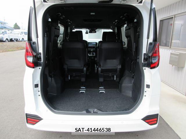 Toyota NOAH 2023-07 8367742-27