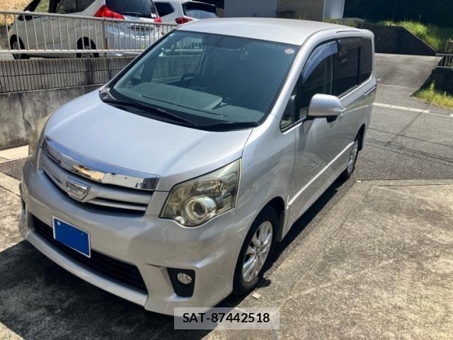 Toyota NOAH 2012-02 8367746-0