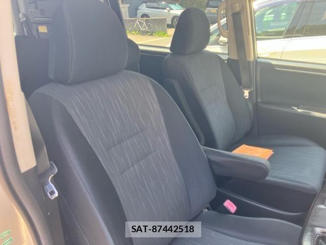 Toyota NOAH 2012-02 8367746-10