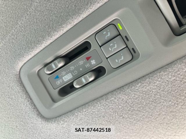 Toyota NOAH 2012-02 8367746-17