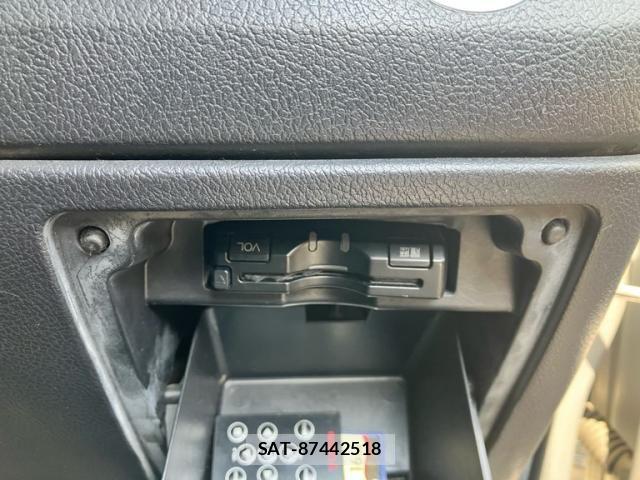 Toyota NOAH 2012-02 8367746-18