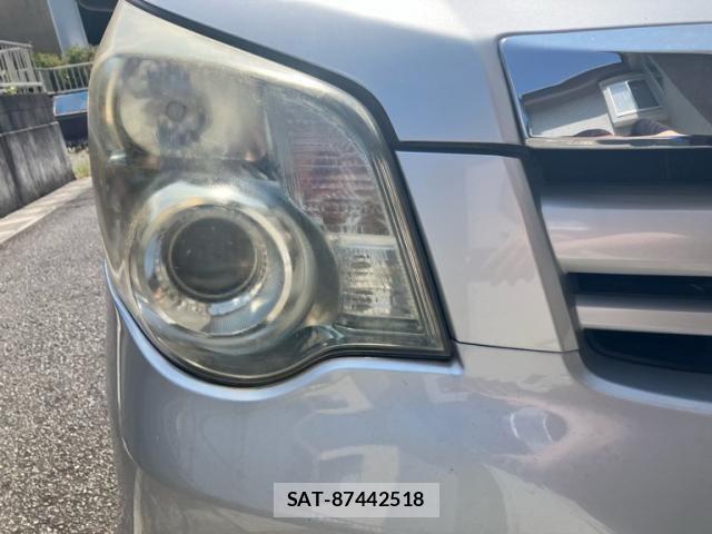 Toyota NOAH 2012-02 8367746-2