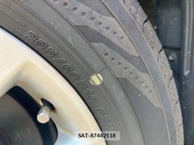 Toyota NOAH 2012-02 8367746-7