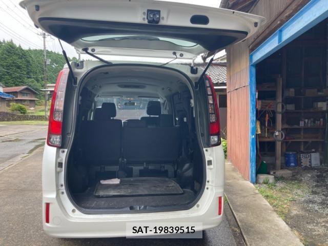 Toyota NOAH 2015-04 8414013-15