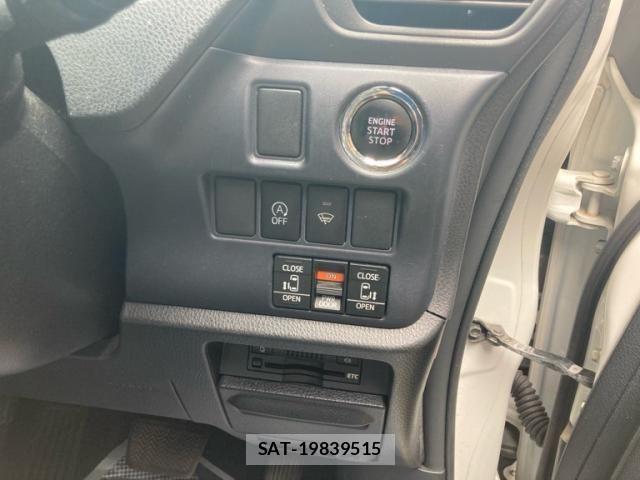 Toyota NOAH 2015-04 8414013-17