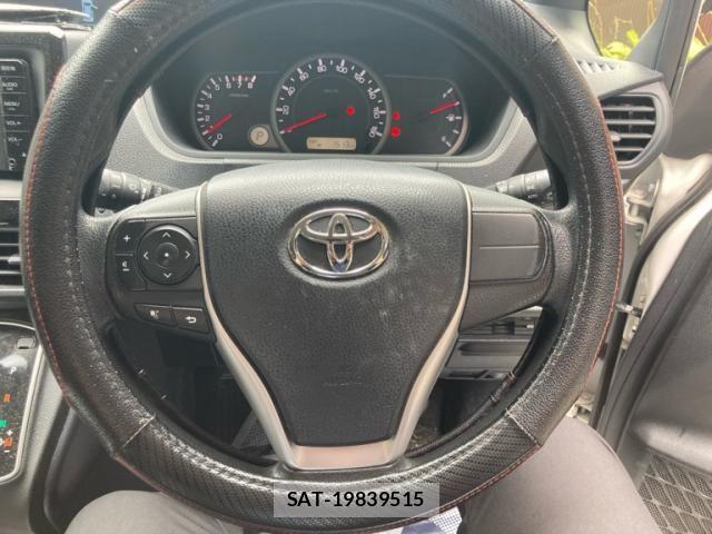 Toyota NOAH 2015-04 8414013-23