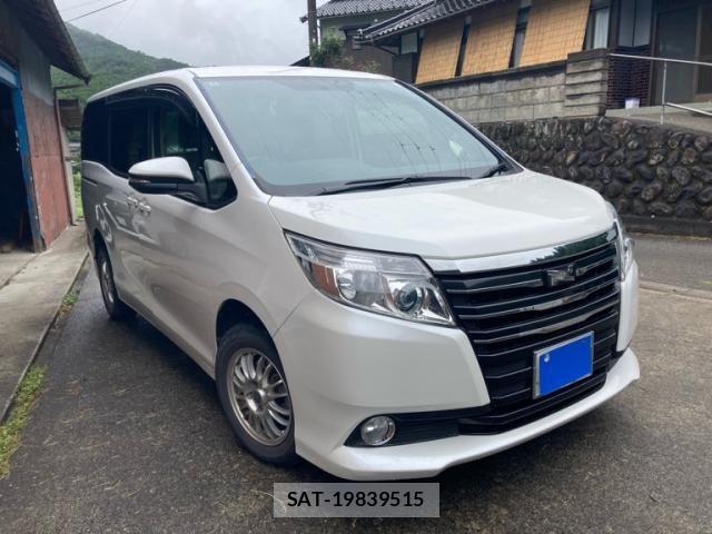 Toyota NOAH 2015-04 8414013-2