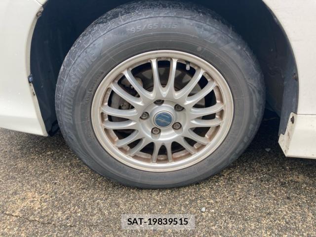 Toyota NOAH 2015-04 8414013-8
