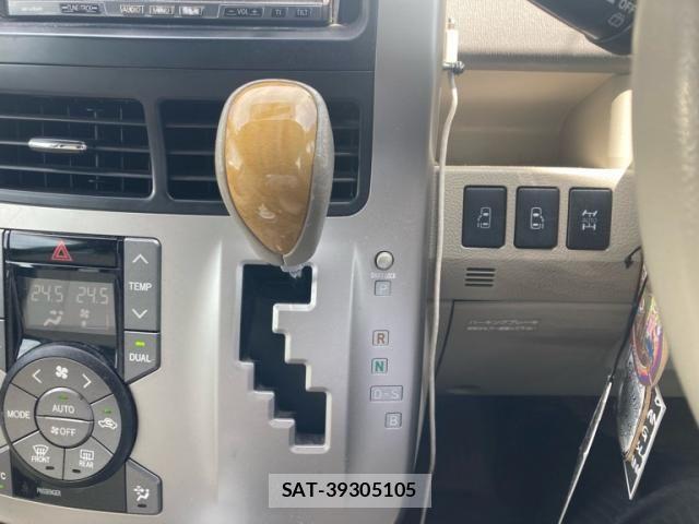 Toyota NOAH 2009-09 8414015-17
