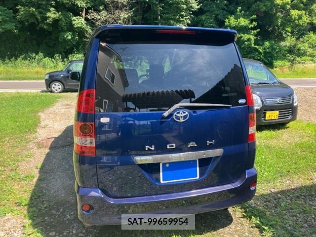 Toyota NOAH 2003-03 8414014-3