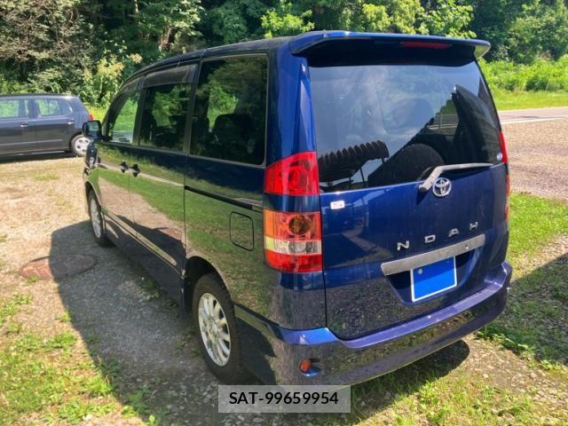Toyota NOAH 2003-03 8414014-4