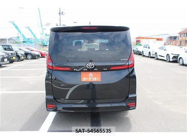 Toyota NOAH 2022-04 8526289-11