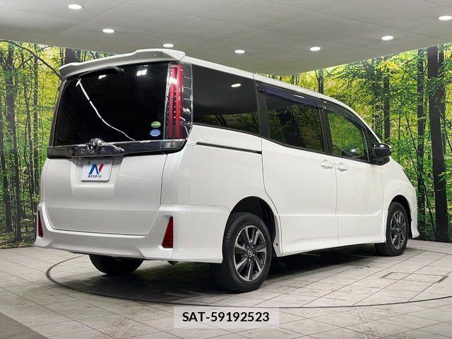 Toyota NOAH 2017-10 8526288-17