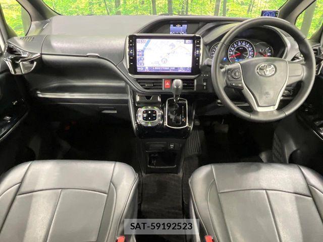 Toyota NOAH 2017-10 8526288-1