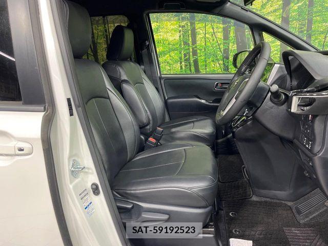 Toyota NOAH 2017-10 8526288-7