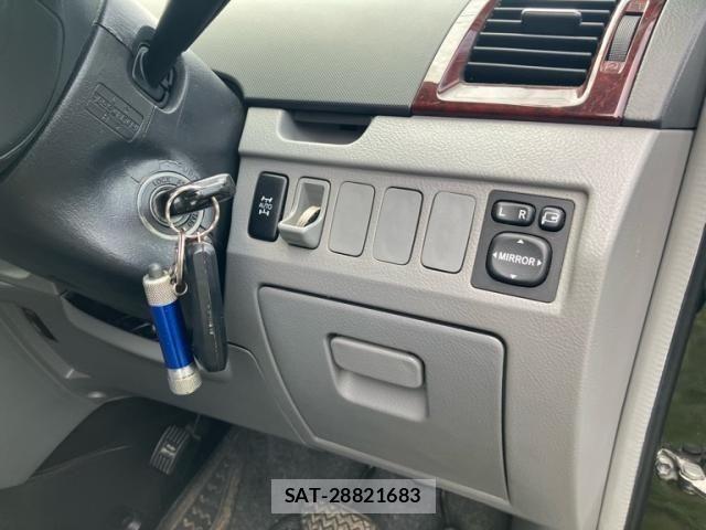 Toyota NOAH 2006-04 8562985-17