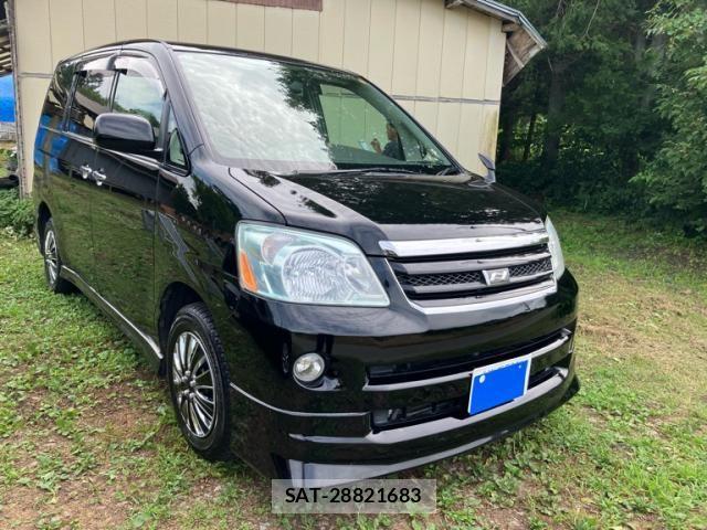 Toyota NOAH 2006-04 8562985-1