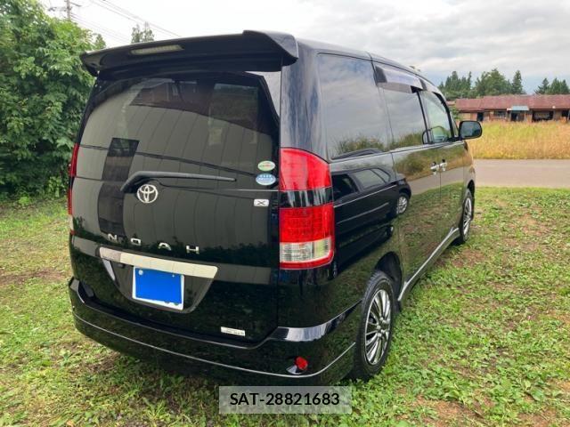 Toyota NOAH 2006-04 8562985-2