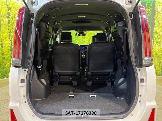 Toyota NOAH 2020-12 8562982-11